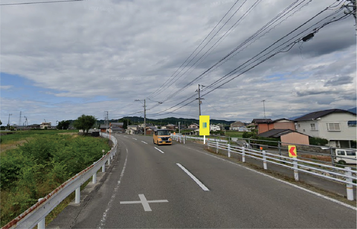 愛媛県西条市玉津小学校前の野立て看板枠画像