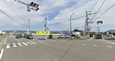 和歌山県紀の川市桃山町 市場交差点 コンビニ付近の野立て看板空き枠