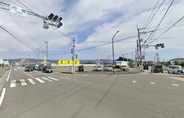 和歌山県紀の川市桃山町 市場交差点 コンビニ付近の野立て看板空き枠