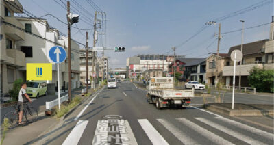 神奈川県川崎市川崎区江川1丁目の野立て看板枠画像です。
